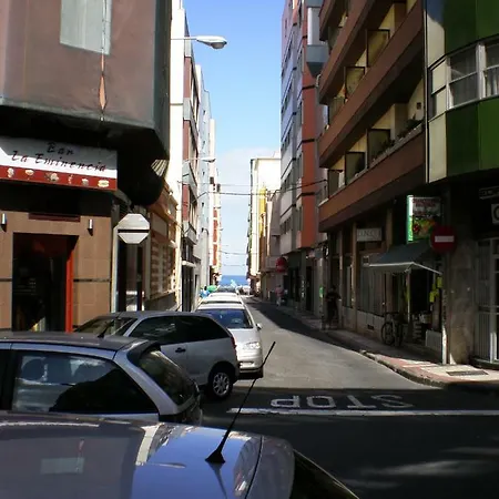 A 1 Minuto De Canteras 大加那利岛拉斯帕尔马斯